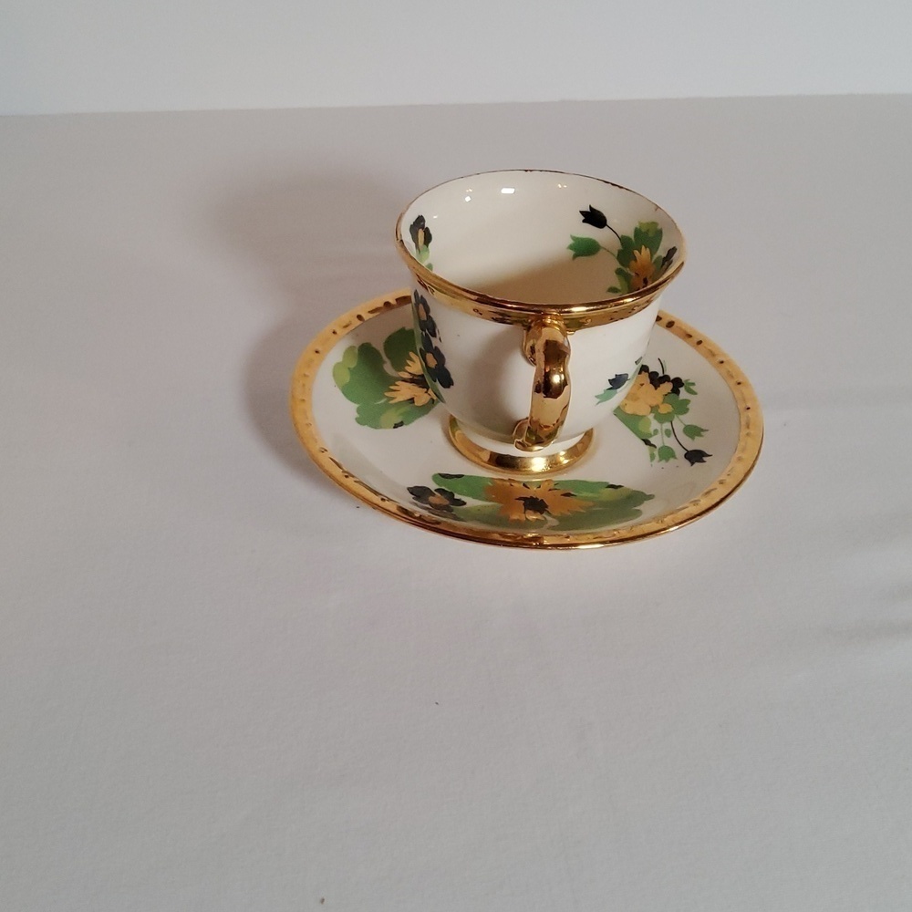 Eggshell Georgian Teacup & Saucer - Picture 2 of 6